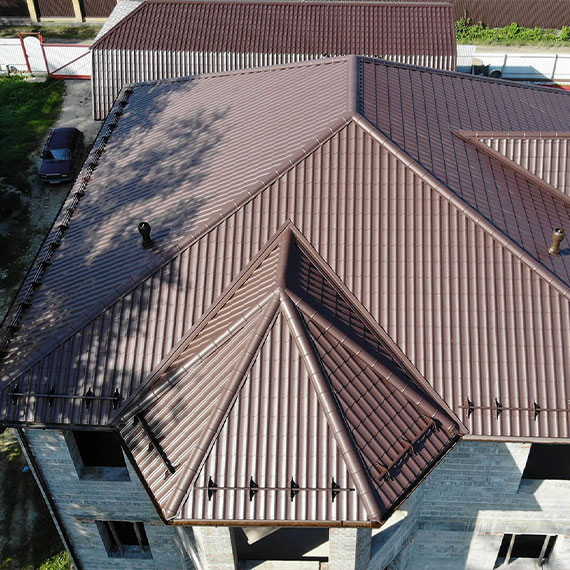 Монтаж сложной крыши и кровли в Мещовске и Калужской области